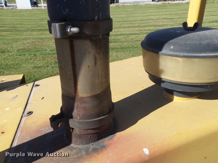 image for item K5562 Caterpillar D4H Series II dozer with vibratory cable plow