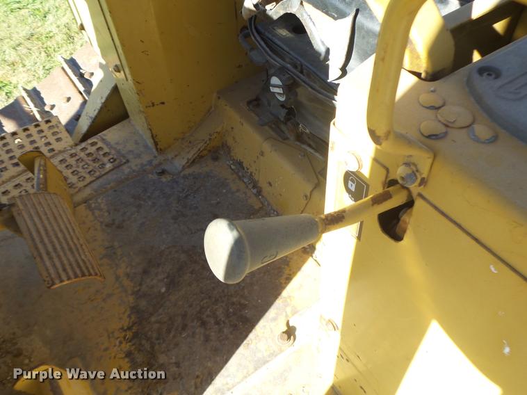 image for item K5562 Caterpillar D4H Series II dozer with vibratory cable plow