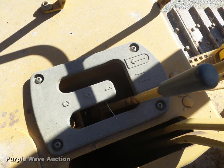 image for item K5562 Caterpillar D4H Series II dozer with vibratory cable plow