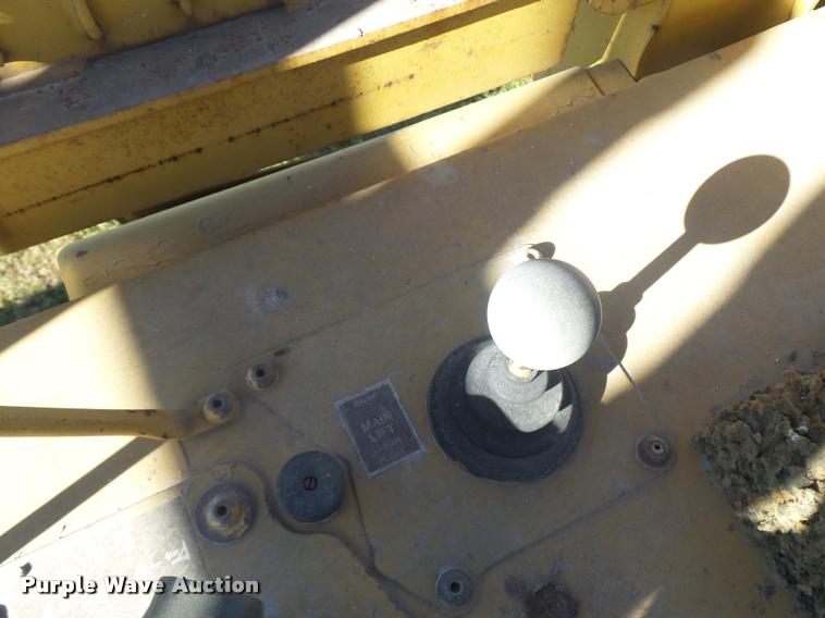 image for item K5562 Caterpillar D4H Series II dozer with vibratory cable plow