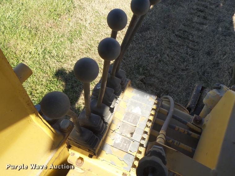 image for item K5562 Caterpillar D4H Series II dozer with vibratory cable plow