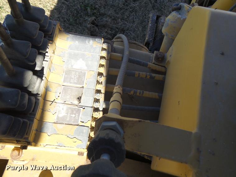 image for item K5562 Caterpillar D4H Series II dozer with vibratory cable plow