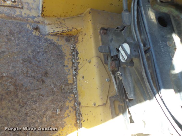 image for item K5562 Caterpillar D4H Series II dozer with vibratory cable plow