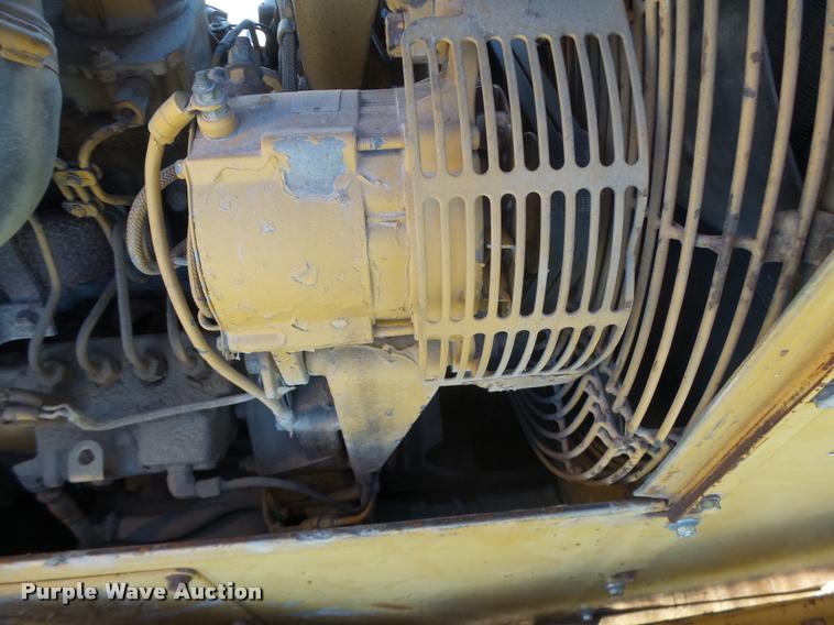 image for item K5562 Caterpillar D4H Series II dozer with vibratory cable plow