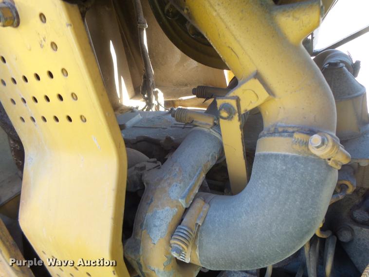 image for item K5562 Caterpillar D4H Series II dozer with vibratory cable plow