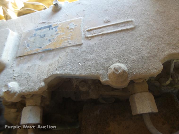 image for item K5562 Caterpillar D4H Series II dozer with vibratory cable plow