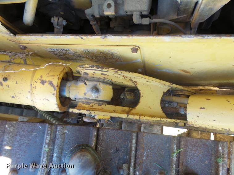 image for item K5562 Caterpillar D4H Series II dozer with vibratory cable plow