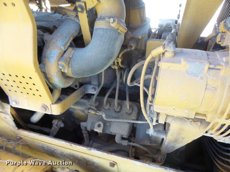 image for item K5562 Caterpillar D4H Series II dozer with vibratory cable plow