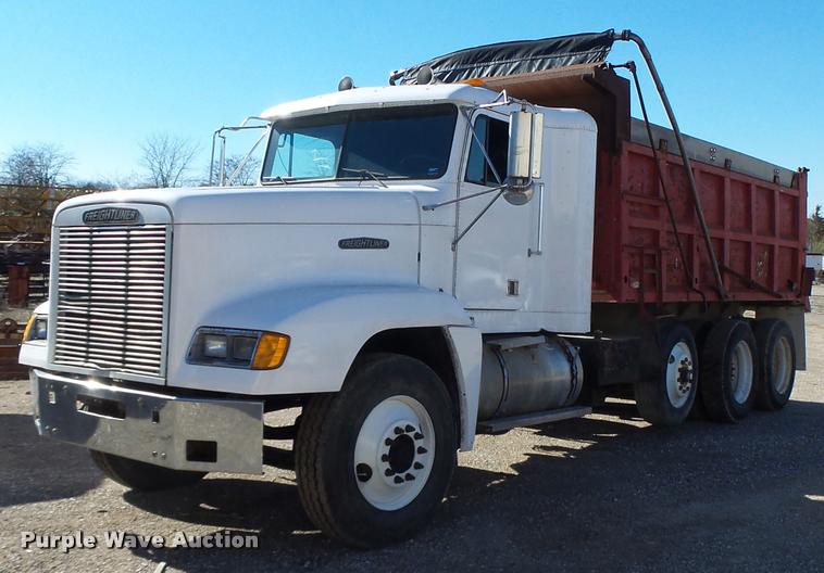 image for item K5582 1992 Freightliner FLD dump truck