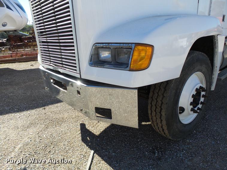 image for item K5582 1992 Freightliner FLD dump truck