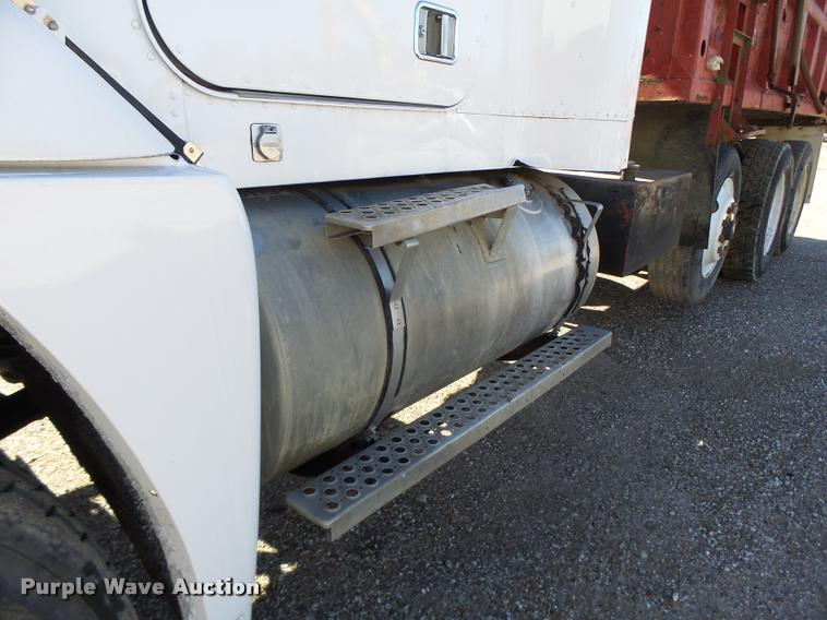 image for item K5582 1992 Freightliner FLD dump truck