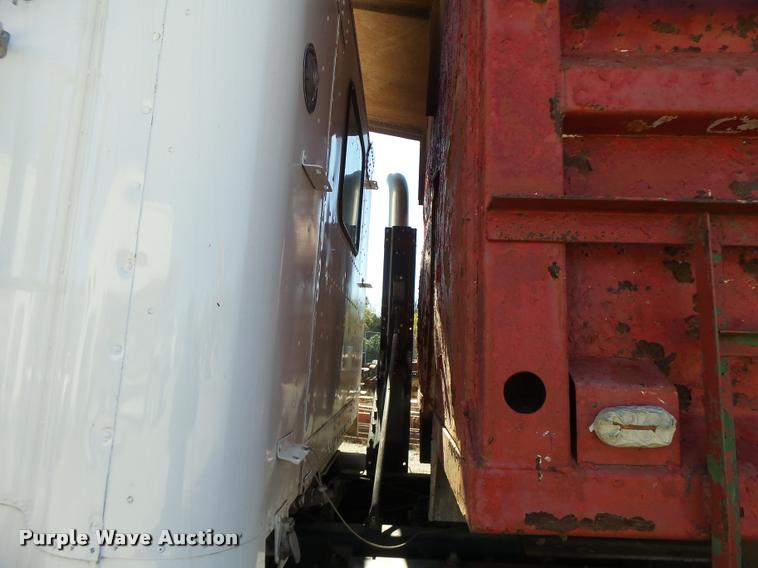 image for item K5582 1992 Freightliner FLD dump truck