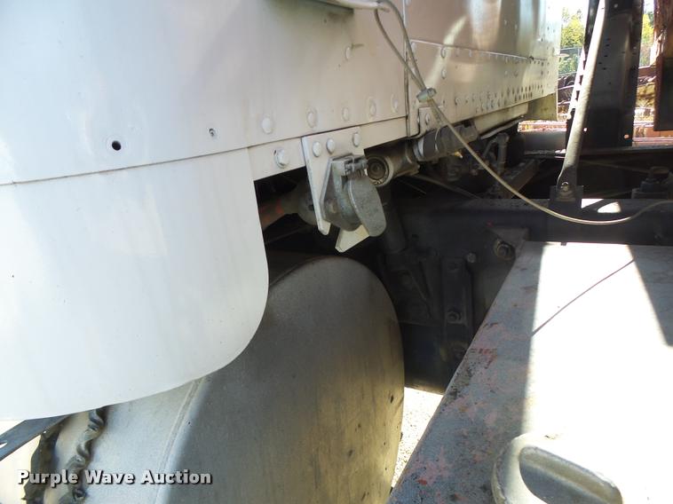 image for item K5582 1992 Freightliner FLD dump truck