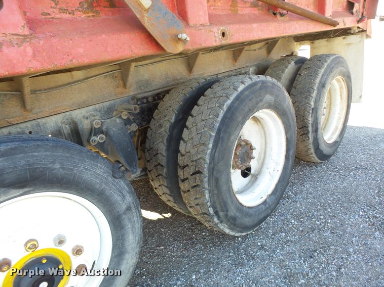 image for item K5582 1992 Freightliner FLD dump truck