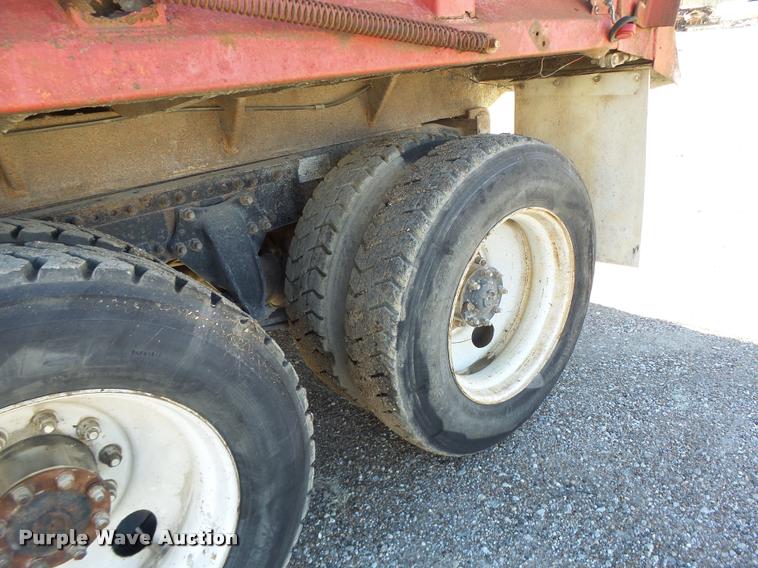 image for item K5582 1992 Freightliner FLD dump truck