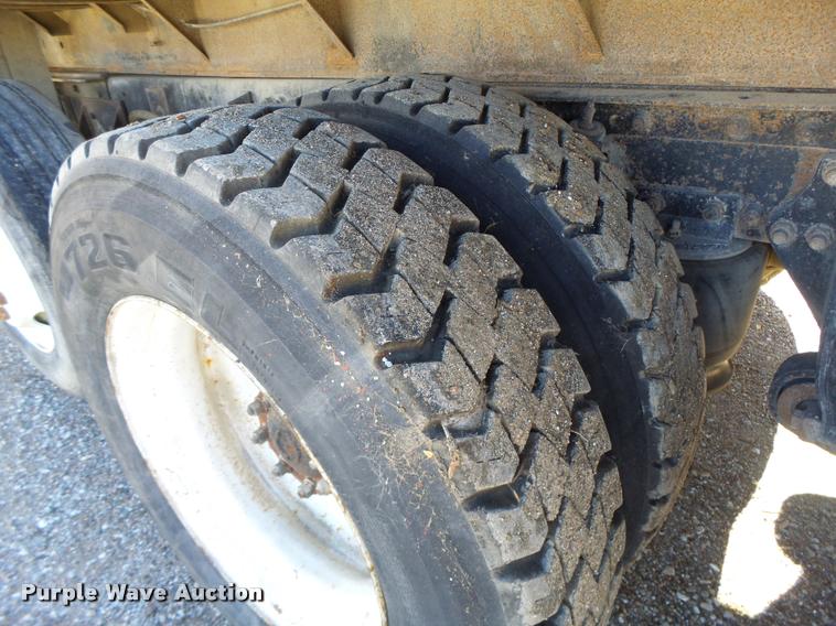 image for item K5582 1992 Freightliner FLD dump truck