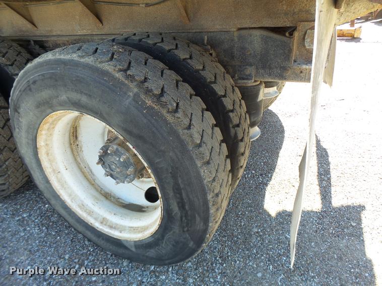 image for item K5582 1992 Freightliner FLD dump truck