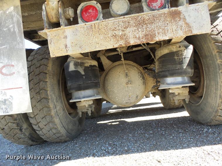 image for item K5582 1992 Freightliner FLD dump truck