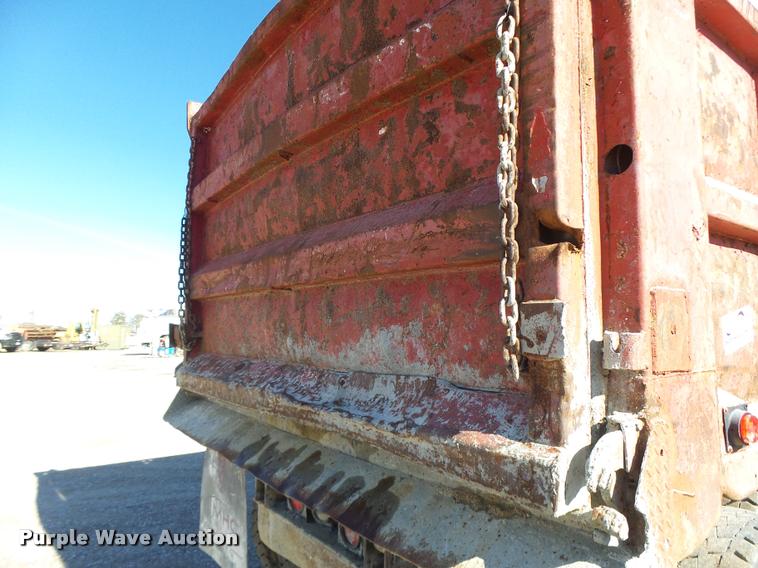 image for item K5582 1992 Freightliner FLD dump truck