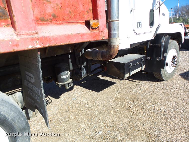 image for item K5582 1992 Freightliner FLD dump truck