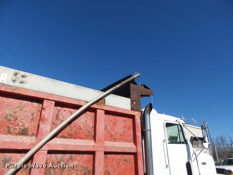 image for item K5582 1992 Freightliner FLD dump truck