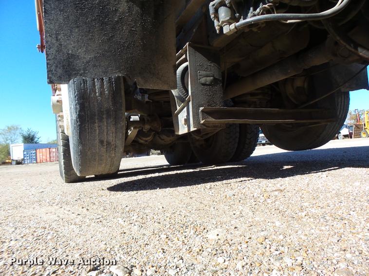 image for item K5582 1992 Freightliner FLD dump truck