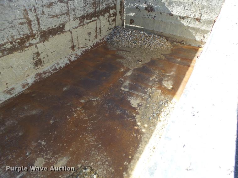 image for item K5582 1992 Freightliner FLD dump truck