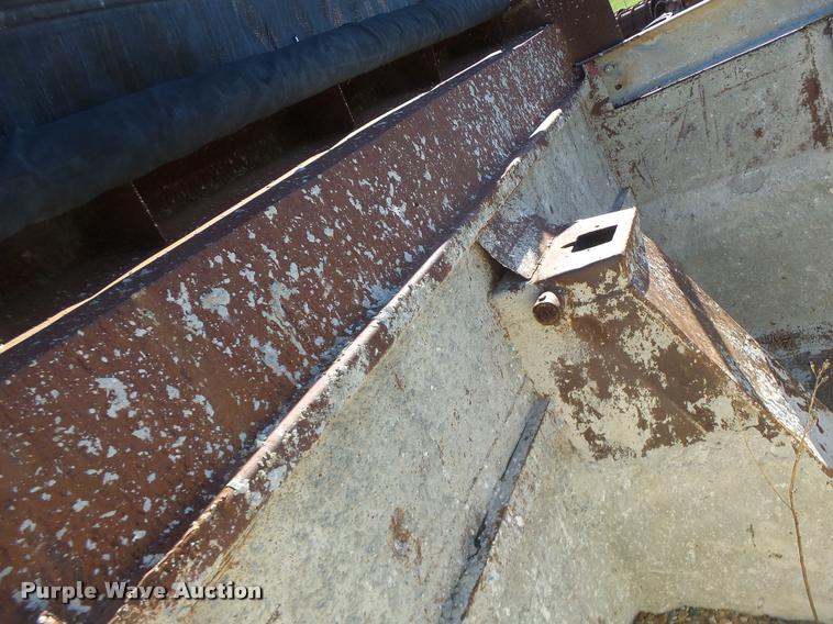 image for item K5582 1992 Freightliner FLD dump truck