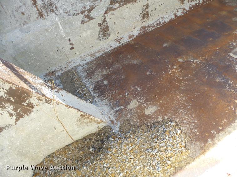 image for item K5582 1992 Freightliner FLD dump truck