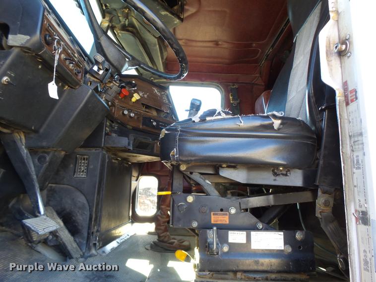 image for item K5582 1992 Freightliner FLD dump truck