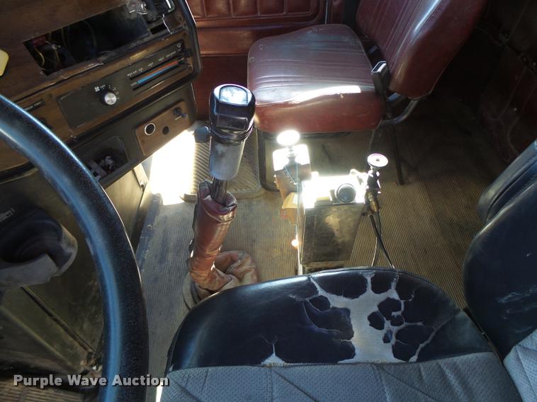 image for item K5582 1992 Freightliner FLD dump truck