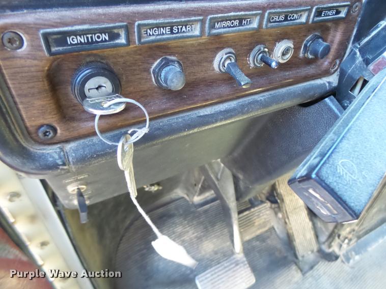 image for item K5582 1992 Freightliner FLD dump truck