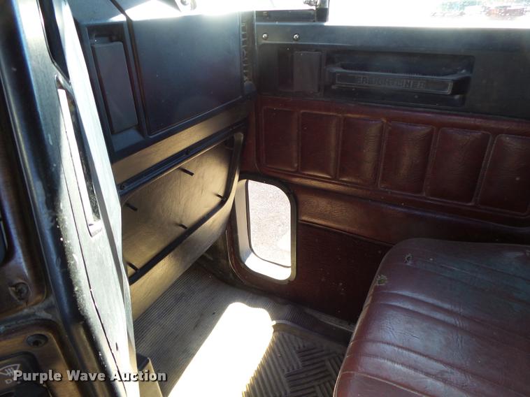 image for item K5582 1992 Freightliner FLD dump truck