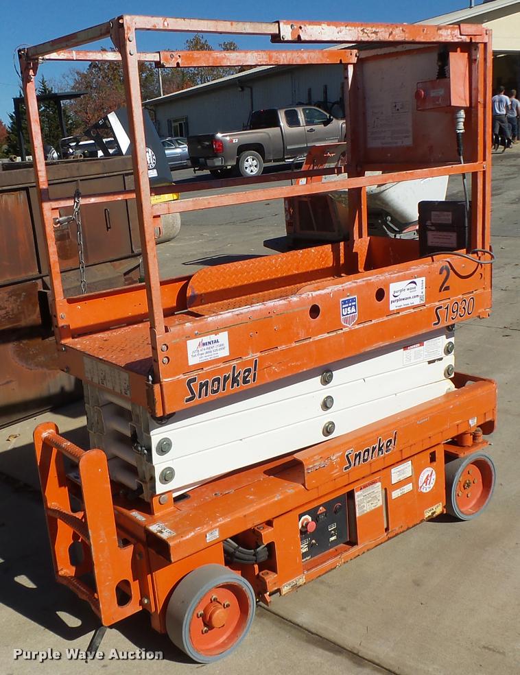 image for item K5584 2008 Snorkel 1930 scissor lift