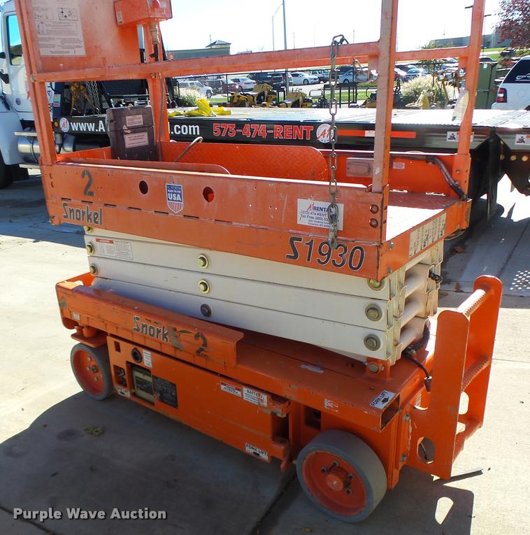 image for item K5584 2008 Snorkel 1930 scissor lift