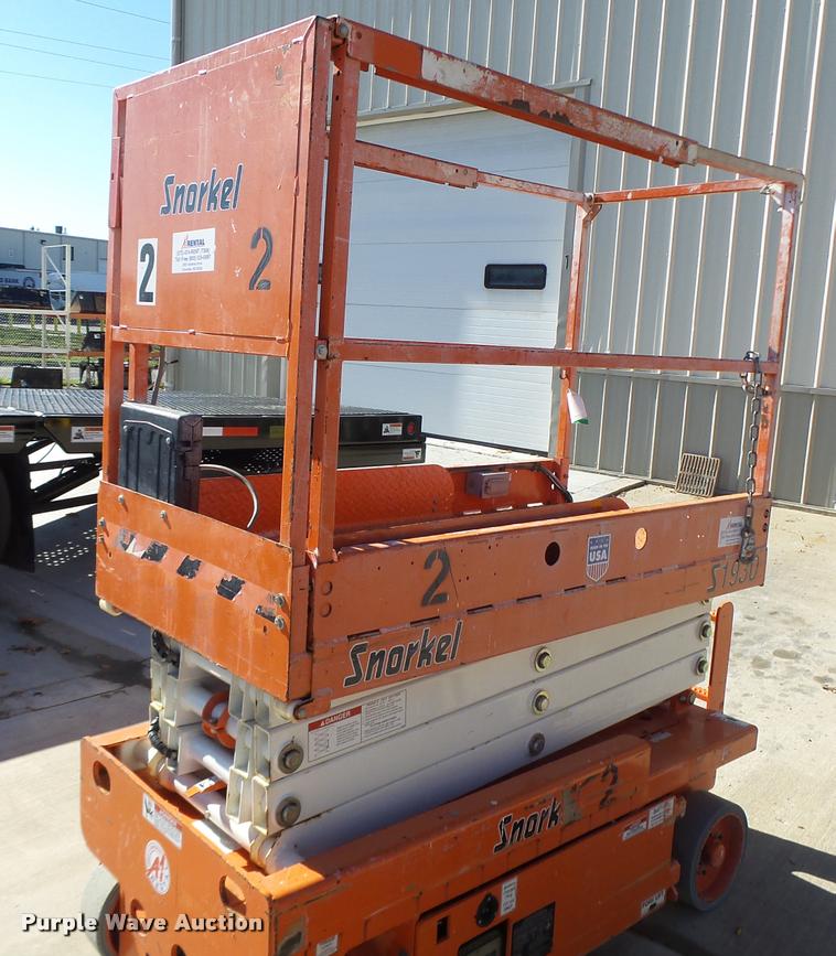 image for item K5584 2008 Snorkel 1930 scissor lift