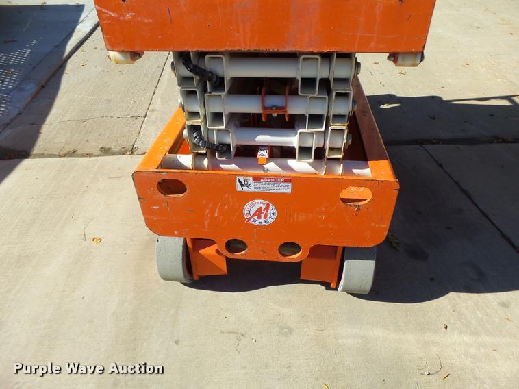 image for item K5584 2008 Snorkel 1930 scissor lift