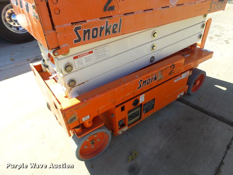 image for item K5584 2008 Snorkel 1930 scissor lift