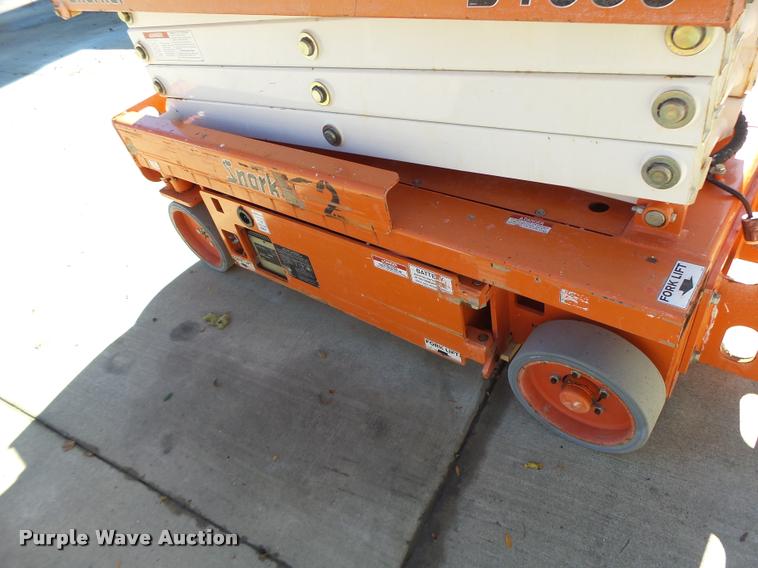 image for item K5584 2008 Snorkel 1930 scissor lift