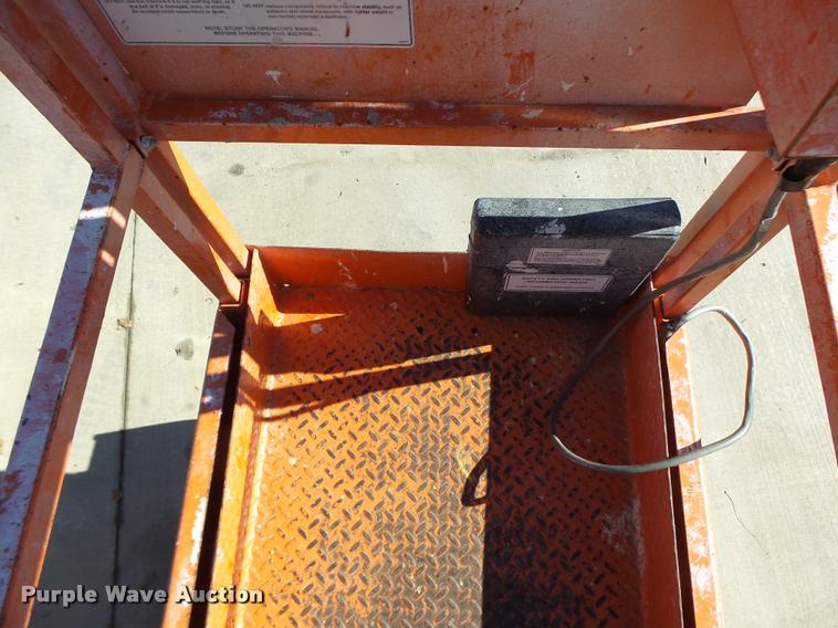 image for item K5584 2008 Snorkel 1930 scissor lift