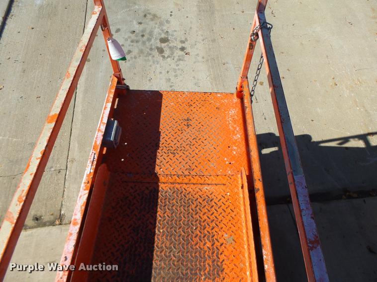 image for item K5584 2008 Snorkel 1930 scissor lift