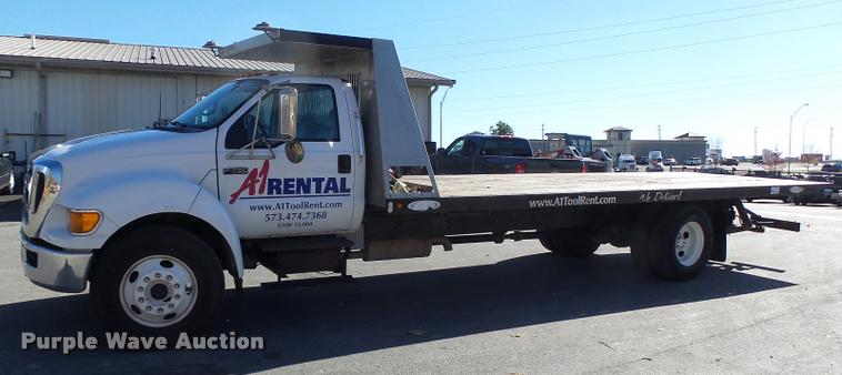 image for item K5590 2006 Ford F750 Super Duty rollback truck