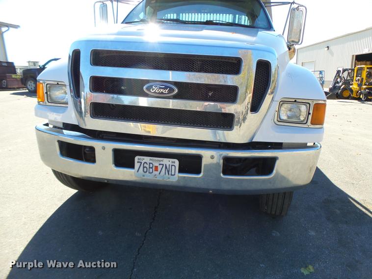 image for item K5590 2006 Ford F750 Super Duty rollback truck