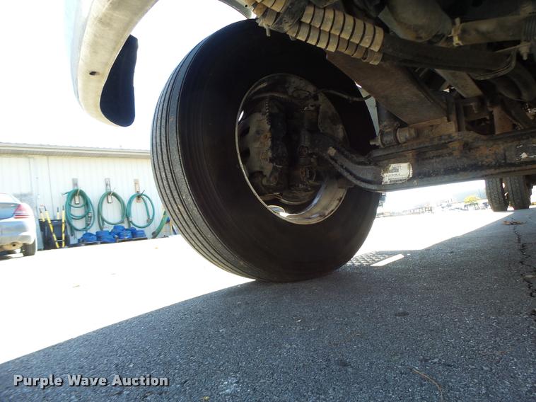 image for item K5590 2006 Ford F750 Super Duty rollback truck