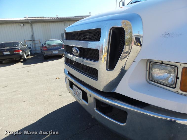 image for item K5590 2006 Ford F750 Super Duty rollback truck