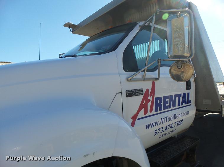 image for item K5590 2006 Ford F750 Super Duty rollback truck