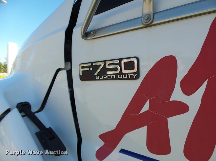 image for item K5590 2006 Ford F750 Super Duty rollback truck