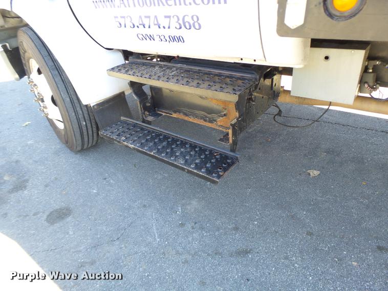 image for item K5590 2006 Ford F750 Super Duty rollback truck