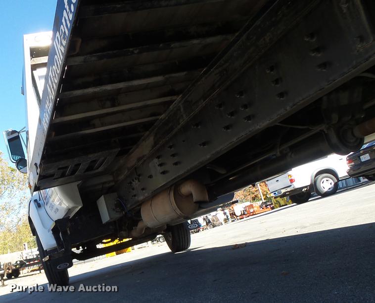 image for item K5590 2006 Ford F750 Super Duty rollback truck