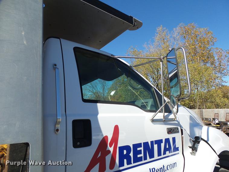 image for item K5590 2006 Ford F750 Super Duty rollback truck